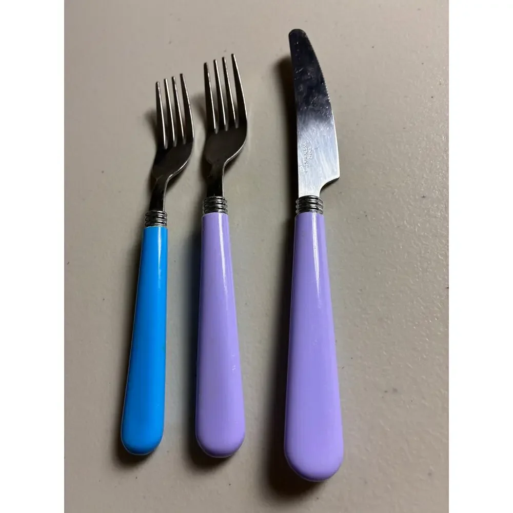 Unbranded approximately mix flatware